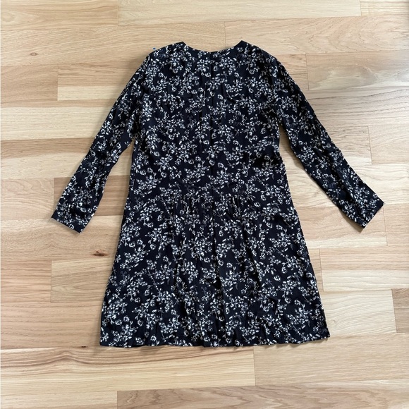 Garnet Hill Floral Black and White Drop Waist Dress with pockets size 4 - Picture 8 of 10